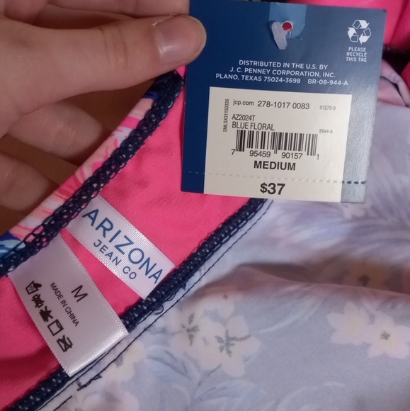 NWT Hawaiian print bikini top by Arizona - Picture 3 of 3